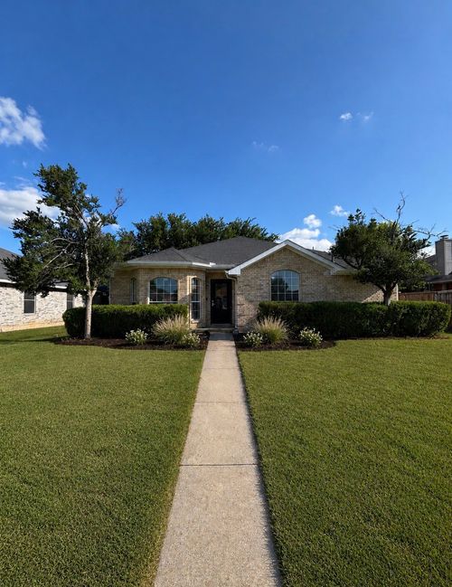 706 Crenshaw Dr, Cedar Hill, TX, 75104-4232 | Card Image