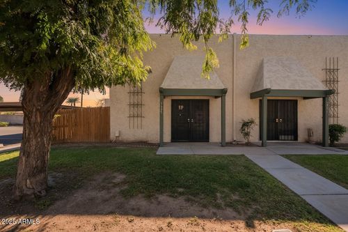 5925 W Golden Ln, Glendale, AZ, 85302-4562 | Card Image