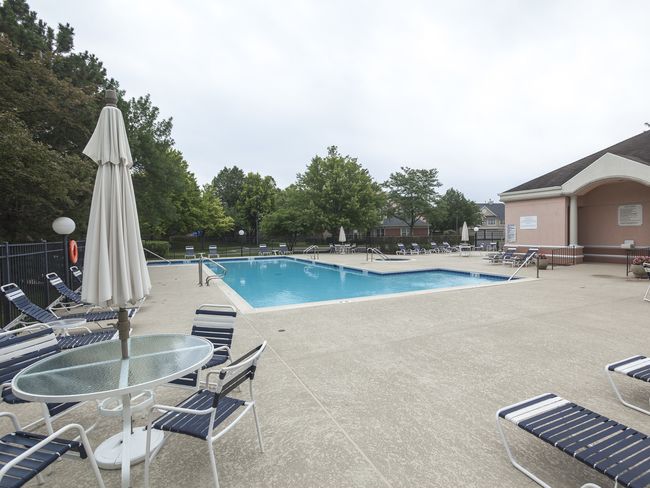 APT-409 - 3100 Lexington Ln, Home with 2 bedrooms, 2 bathrooms and 2 parking in Glenview IL | Image 5