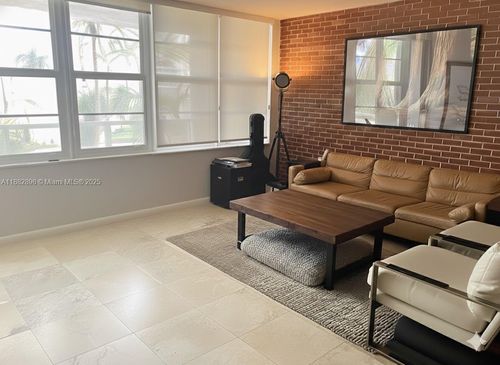 apt-3m-5700 Collins Ave, Miami Beach, FL, 33140-2303 | Card Image