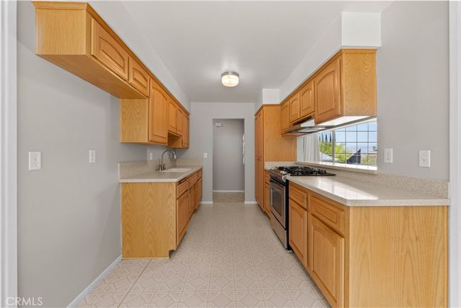 26111 Abdale St, House other with 4 bedrooms, 2 bathrooms and 2 parking in Newhall CA | Image 6