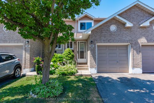12-610 Barton St, Stoney Creek, ON, L8E5V2 | Card Image