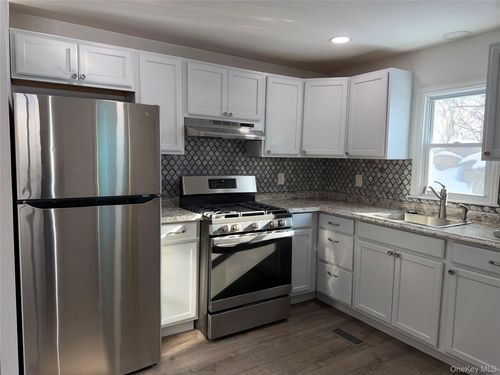 4-8 Hideaway Ln, Marlboro, NY, 12542-5228 | Card Image