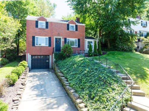 91 Seneca Dr, Mt. Lebanon, PA, 15228-1058 | Card Image