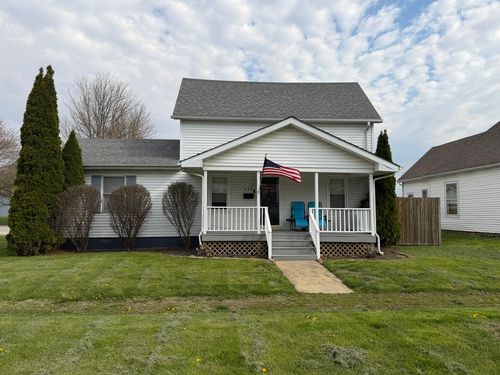 430 W Washington St, Hoopeston, IL, 60942-1149 | Card Image