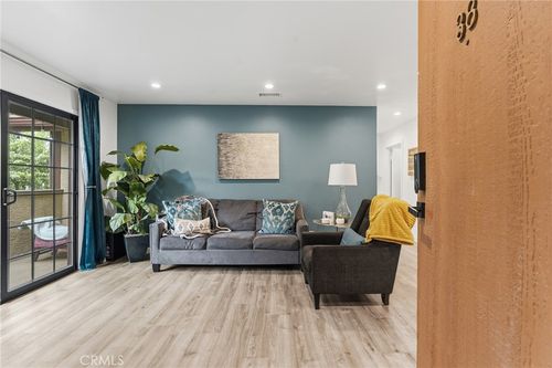 38-10221 Oklahoma Ave, Chatsworth, CA, 91311 | Card Image