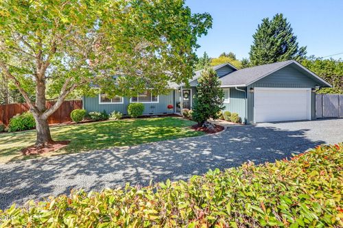 529 Broadway St, Rogue River, OR, 97537-5548 | Card Image