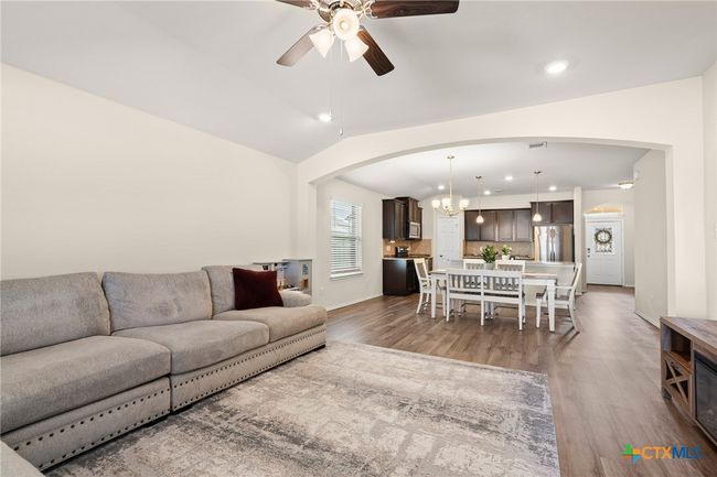 Large open floor plan | Image 12