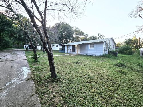 9084 Peggy Dr, Montgomery, TX, 77316-3880 | Card Image