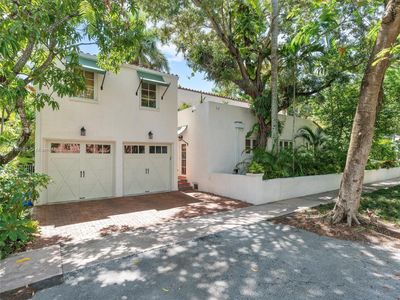 447 Alcazar Ave, House other with 4 bedrooms, 4 bathrooms and null parking in Coral Gables FL | Image 3