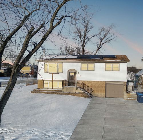 9052 W 92nd St, Hickory Hills, IL, 60457-1642 | Card Image