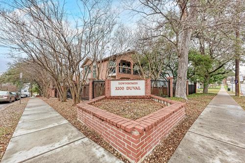 apt-101-3200 Duval St, Austin, TX, 78705-2446 | Card Image