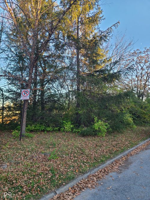 909 Wright St, Indianapolis, IN, 46203-1752 | Card Image