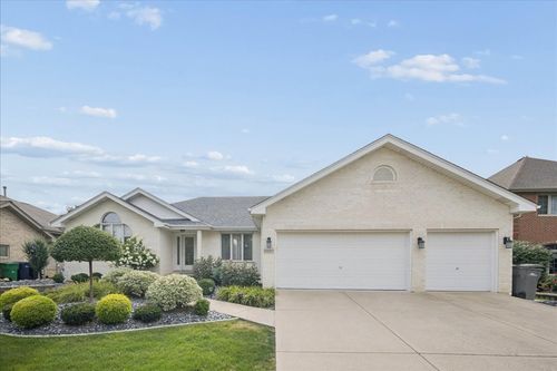 18220 Hidden Valley Cove, Orland Park, IL, 60467 | Card Image