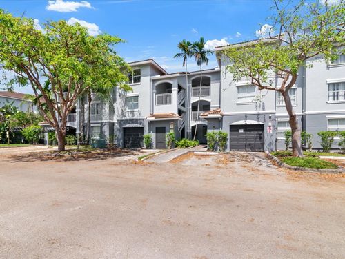 apt-303-155 Nw 96th Ter, Pembroke Pines, FL, 33024-6279 | Card Image