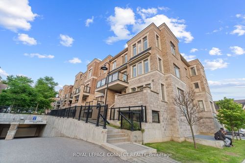 151-80 Parrotta Dr, Toronto, ON, M9M0E6 | Card Image