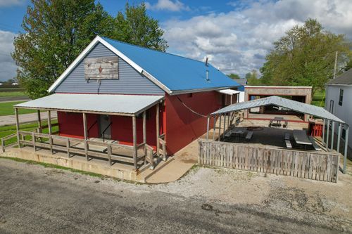 105 Main St, Penfield, IL, 61862-8420 | Card Image