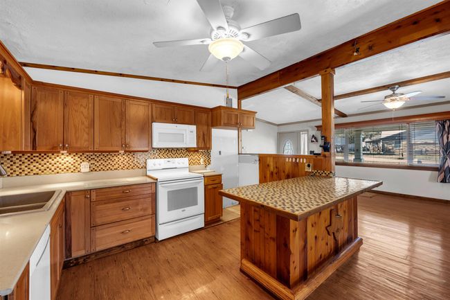 200 Lakeshore Loop, House other with 2 bedrooms, 2 bathrooms and null parking in Tow TX | Image 12