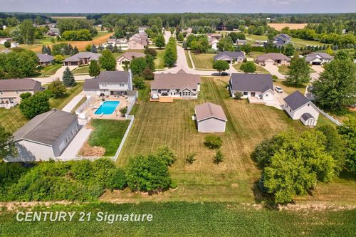 1929 Carter Ridge Ct, Auburn, MI, 48611-8524 | Card Image