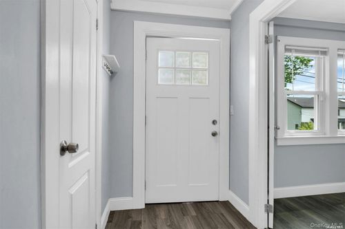 14 Maple St, Glenwood Landing, NY, 11547 | Card Image