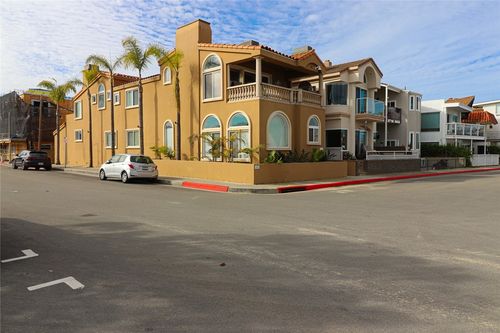 1801 W Bay Ave, Newport Beach, CA, 92663-4516 | Card Image