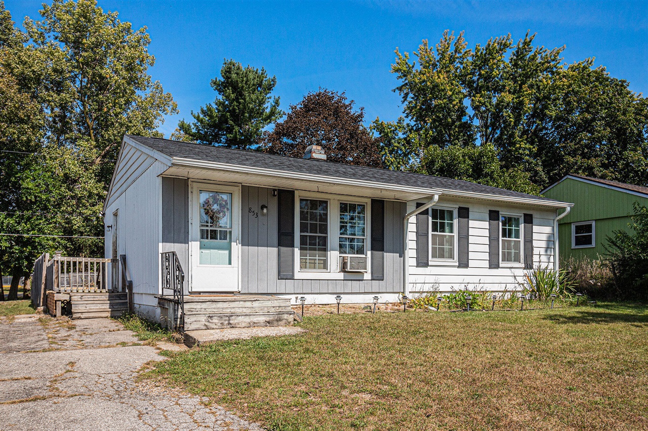 Athena Dr, Albion, MI 49224
