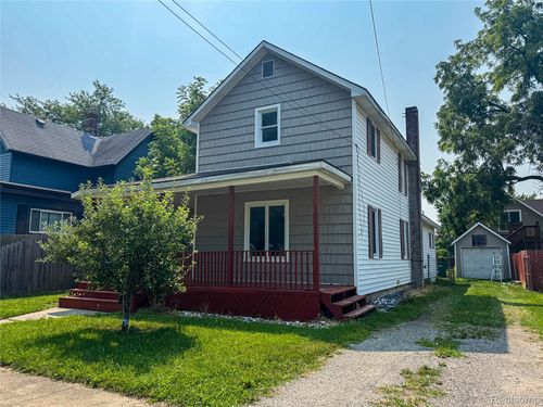 105 W Oakland St, Durand, MI, 48429-1233 | Card Image