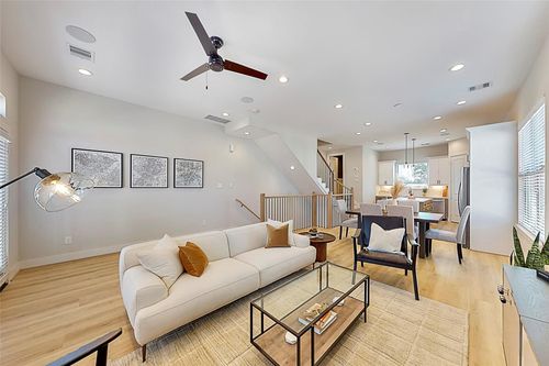 3704 Creekmont Green Ln, Houston, TX, 77091-1023 | Card Image