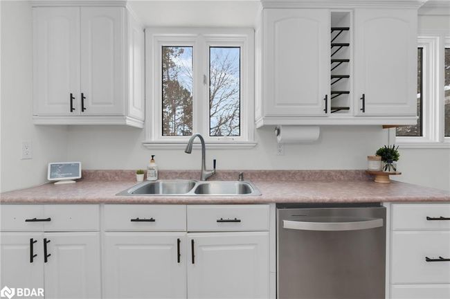 203 Camilla Cres, House other with 5 bedrooms, 2 bathrooms and 6 parking in Thornton ON | Image 15