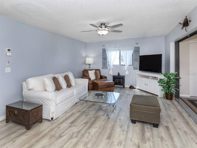 1740-C - 1740 Lake Place, Condo with 2 bedrooms, 2 bathrooms and null parking in Venice FL | Image 18