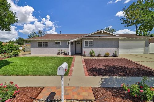3594 Hearst Dr, Simi Valley, CA, 93063-3237 | Card Image