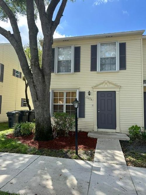 13454 Old Englishtown Rd, Wellington, FL, 33414-3993 | Card Image