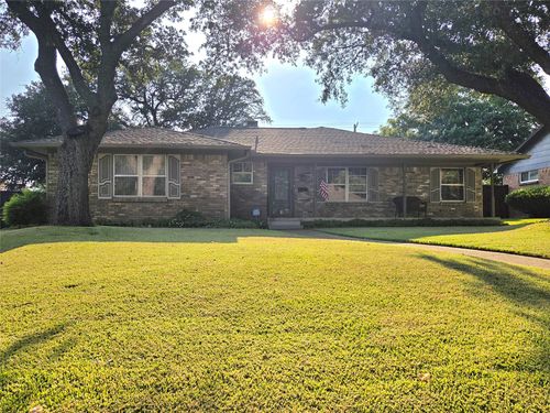 9334 Hunters Creek Dr, Dallas, TX, 75243-6106 | Card Image