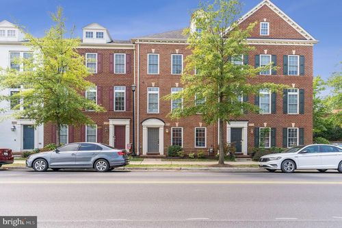 908 W Glebe Rd, ALEXANDRIA, VA, 22305-1462 | Card Image