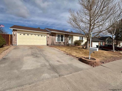 5204 Liberty St, Cheyenne, WY, 82001-2223 | Card Image