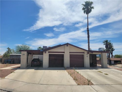 na-3930 Calle Esquina, Las Vegas, NV, 89103 | Card Image