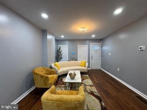 739 E 10th St, WILMINGTON, DE, 19801 | Card Image