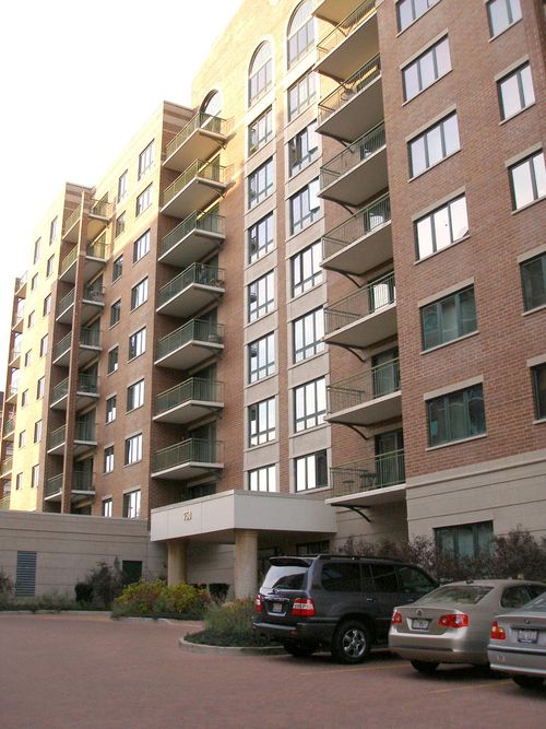 apt-812-750 Pearson St, Des Plaines, IL, 60016-9213 | Card Image