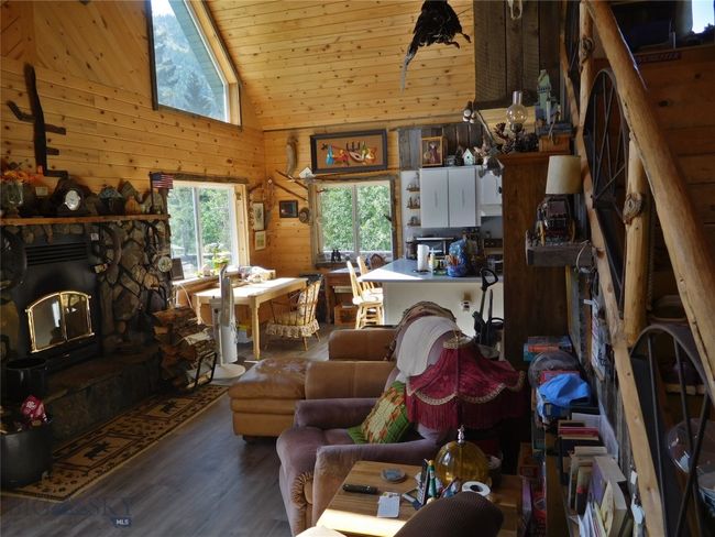 20 S Boulder Bear Rd, House other with 2 bedrooms, 3 bathrooms and null parking in Cardwell MT | Image 27