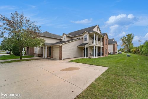 45687 Cagney Dr, Macomb, MI, 48044-6609 | Card Image