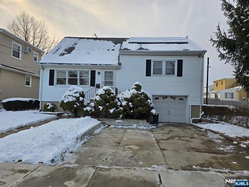 53 Petersilge Dr, Little Ferry, NJ, 07643-1517 | Card Image