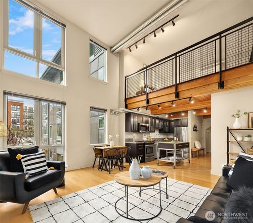 236-530 Broadway E, Seattle, WA, 98102-6225 | Card Image