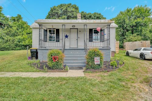 215 Circle Dr, Rocky Mount, VA, 24151-1001 | Card Image