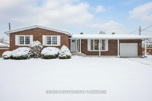 1060 St Jacques St, Rockland, ON, K4K1B8 | Card Image