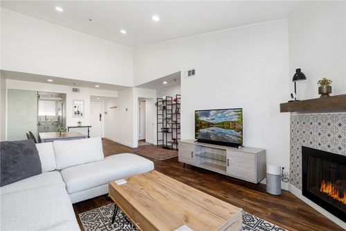 unit-19-6545 Reseda Blvd, Reseda, CA, 91335-6154 | Card Image