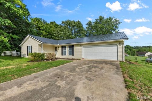 800 Englehart Ln, Marble Hill, MO, 63764-8245 | Card Image