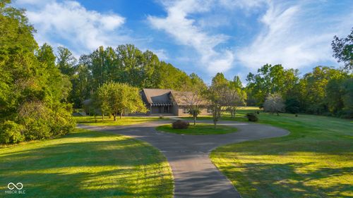 5285 W Carr Hill Rd, Columbus, IN, 47201-2728 | Card Image