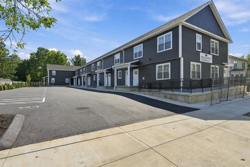 10-61 Parker St, Springfield, MA, 01151 | Card Image