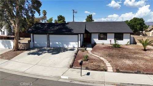700 Barber Dr, Hemet, CA, 92543-8062 | Card Image
