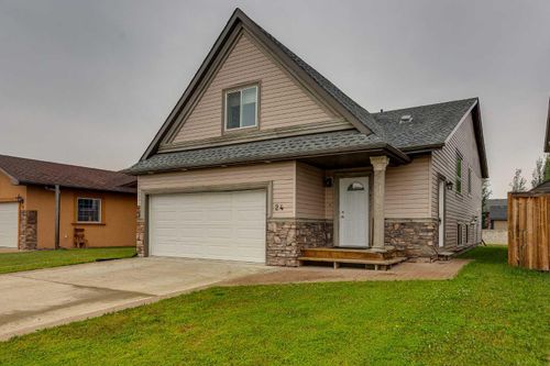 24 Mackenzie Cres, Lacombe, AB, T4L0B2 | Card Image
